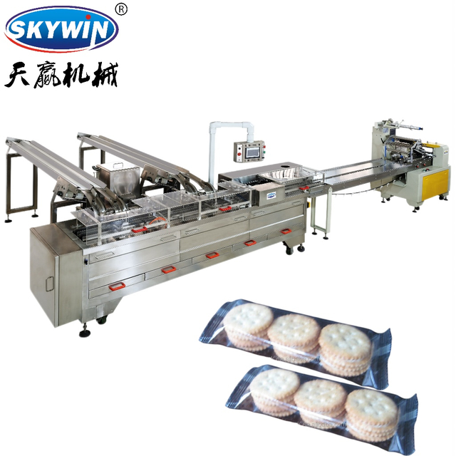 Skywin automatique &agrave; grande vitesse 2 + 1 machine &agrave; sandwich &agrave; biscuits &agrave; deux voies avec machine d'emballage